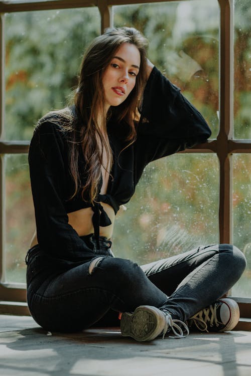 6 Ideias de Looks com Bota Cano Alto para Noite