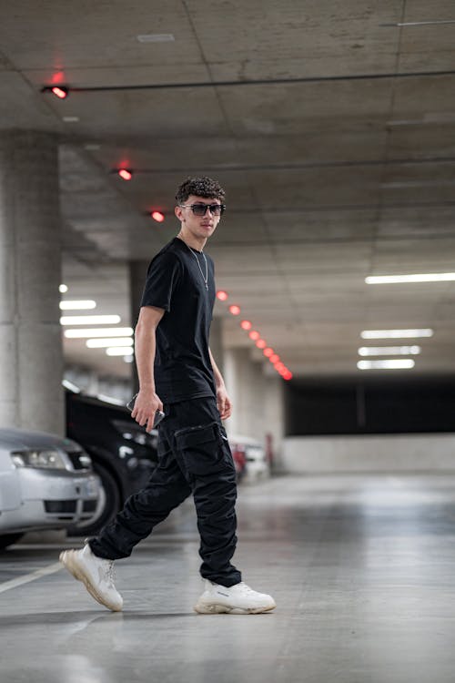 Look com Calça Cargo Masculino: Como Usar? Dicas de Combinação